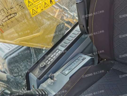 徐工XE200DA履带式挖掘机