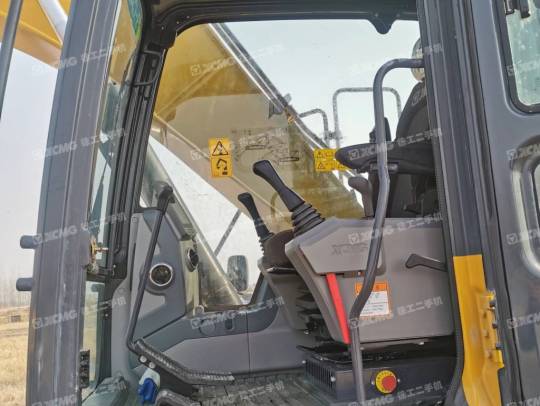 徐工XE200DA履带式挖掘机