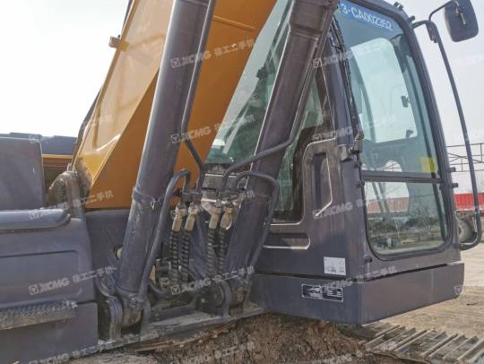 徐工XE200DA履带式挖掘机