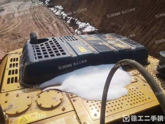 徐工XE215DA履带式挖掘机