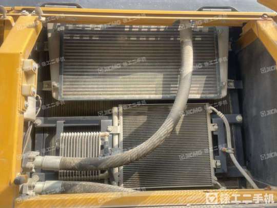 徐工XE370D履带式挖掘机