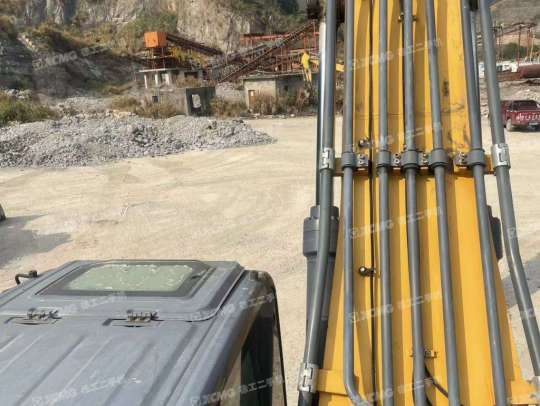 徐工XE370D履带式挖掘机