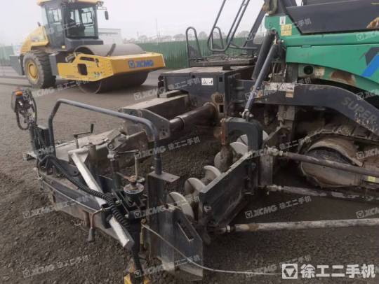 徐工RP903摊铺机