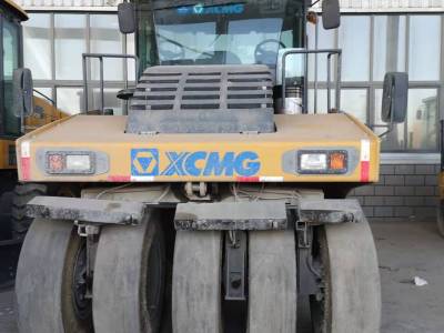 徐工XP303K轮胎压路机(30吨胶轮)