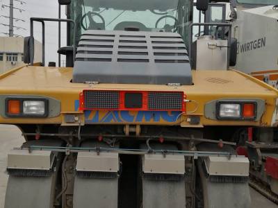 徐工XP303S轮胎压路机(30吨胶轮)