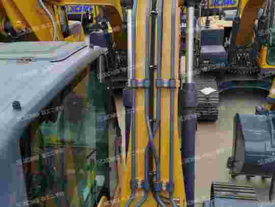 徐工XE135D履带式挖掘机