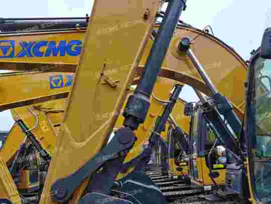 徐工XE135D履带式挖掘机