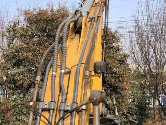 徐工XE150D履带式挖掘机