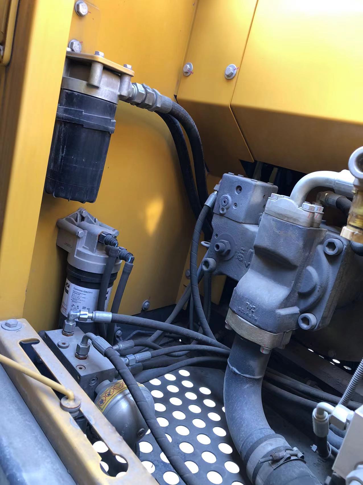 徐工XE150D履帶式挖掘機