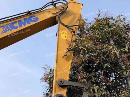 徐工XE150D履带式挖掘机