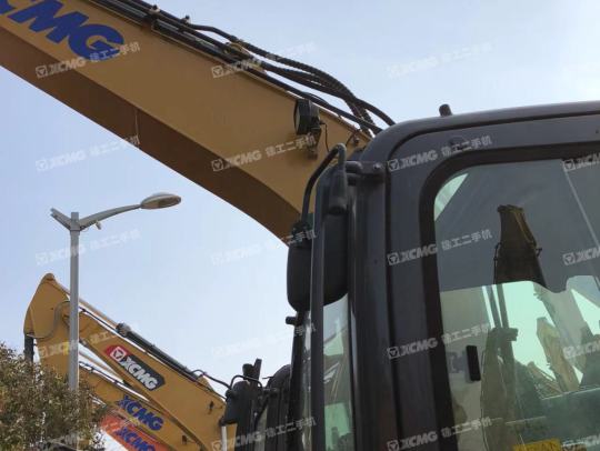 徐工XE150D履带式挖掘机