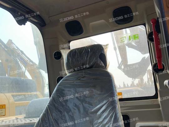 徐工XE150D履带式挖掘机