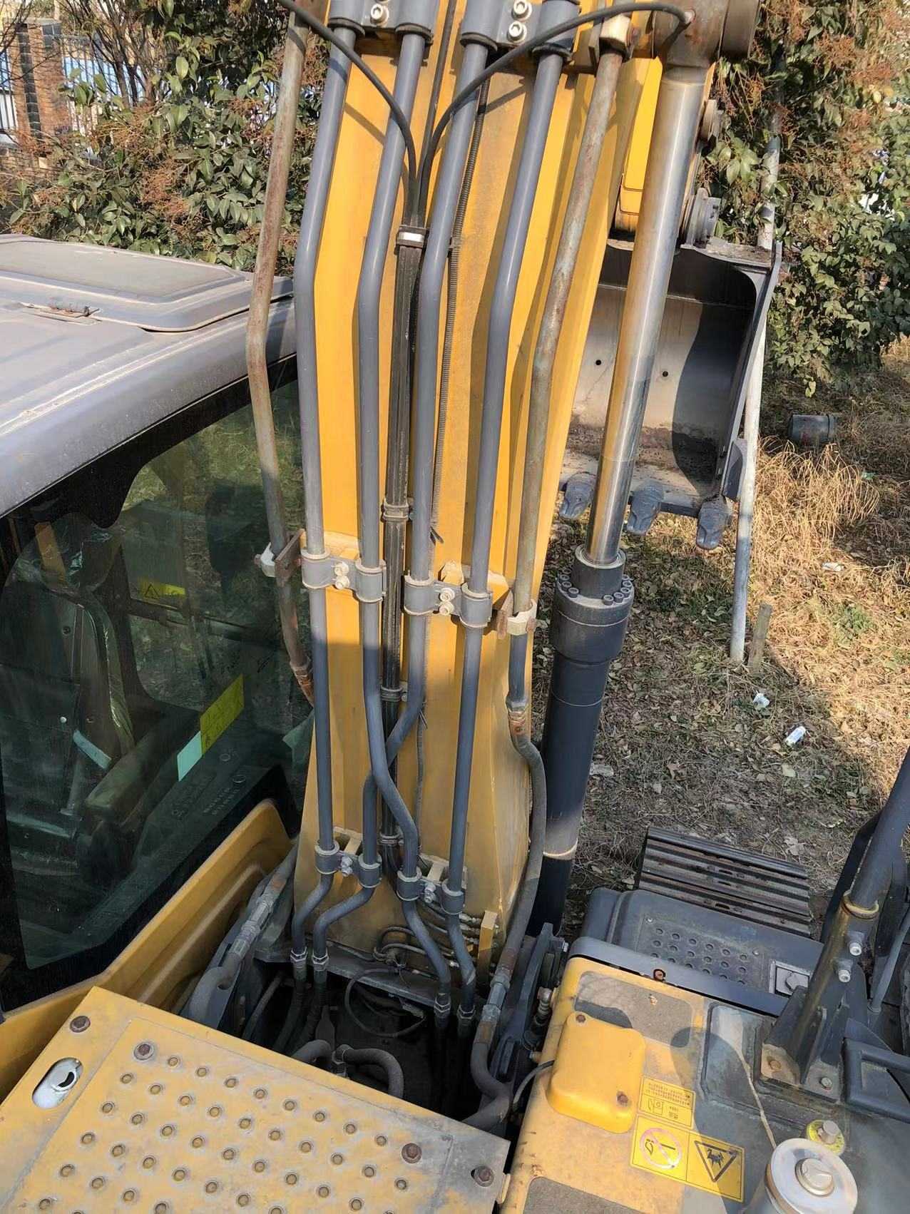 徐工XE150D履帶式挖掘機