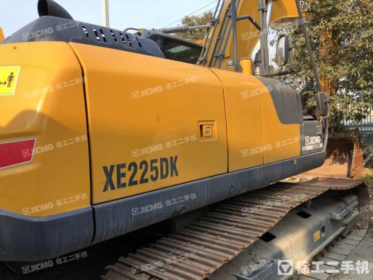 徐工XE225DK履带式挖掘机