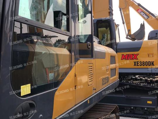 徐工XE225DK履带式挖掘机