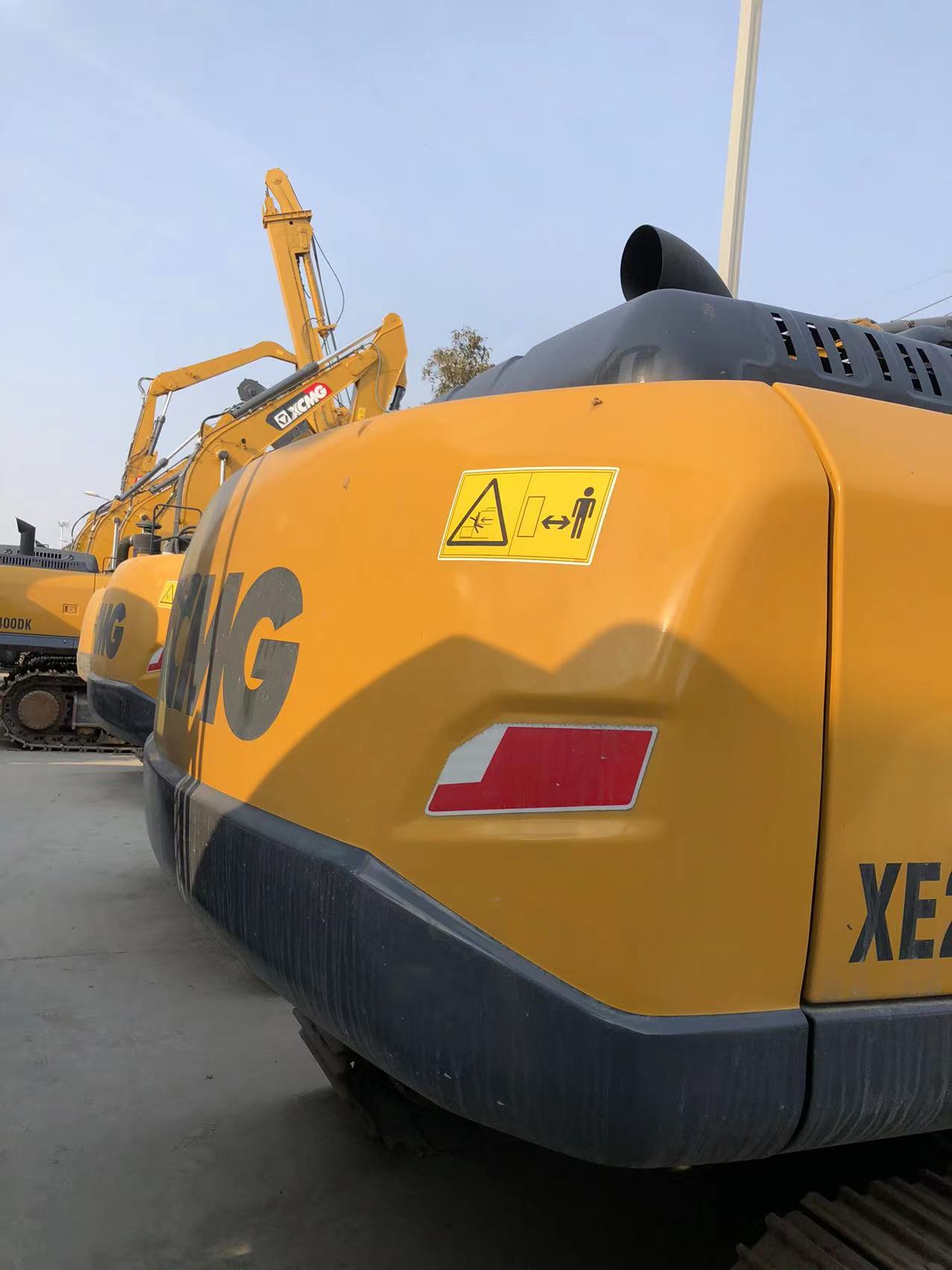 徐工XE225DK履帶式挖掘機