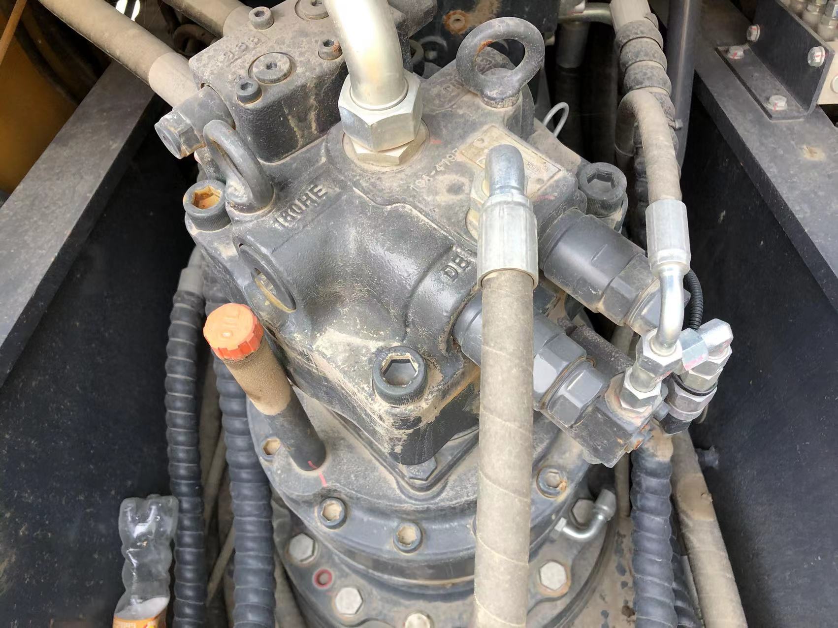 徐工XE225DK履帶式挖掘機