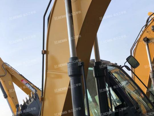 徐工XE225DK履带式挖掘机