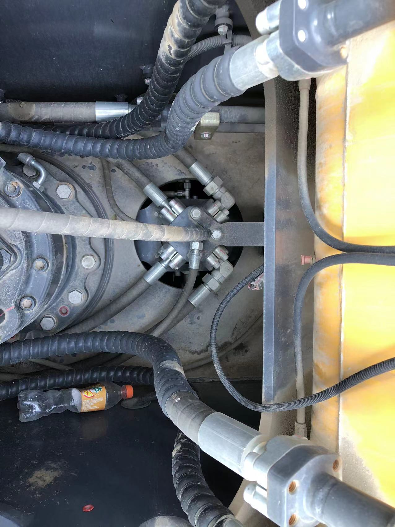徐工XE225DK履帶式挖掘機
