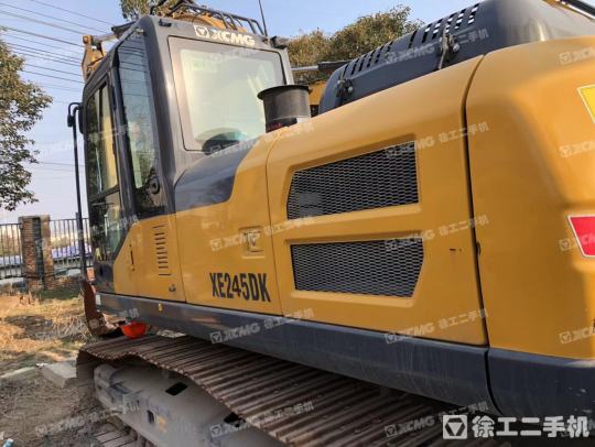 徐工XE225DK履带式挖掘机