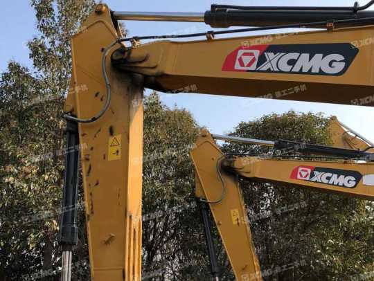 徐工XE225DK履带式挖掘机