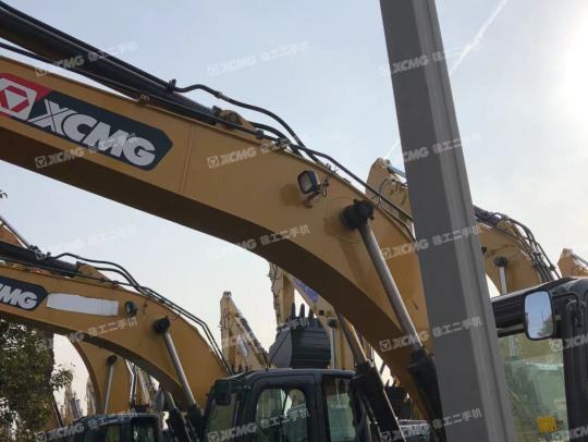 徐工XE225DK履带式挖掘机