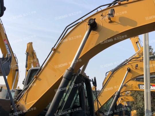 徐工XE225DK履带式挖掘机