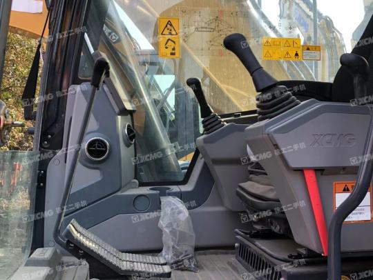 徐工XE225DK履带式挖掘机