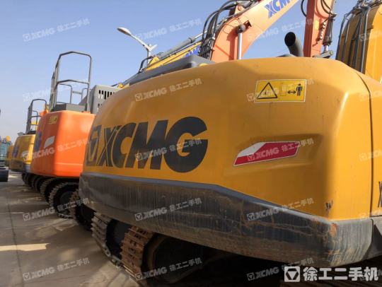 徐工XE370DK履带式挖掘机