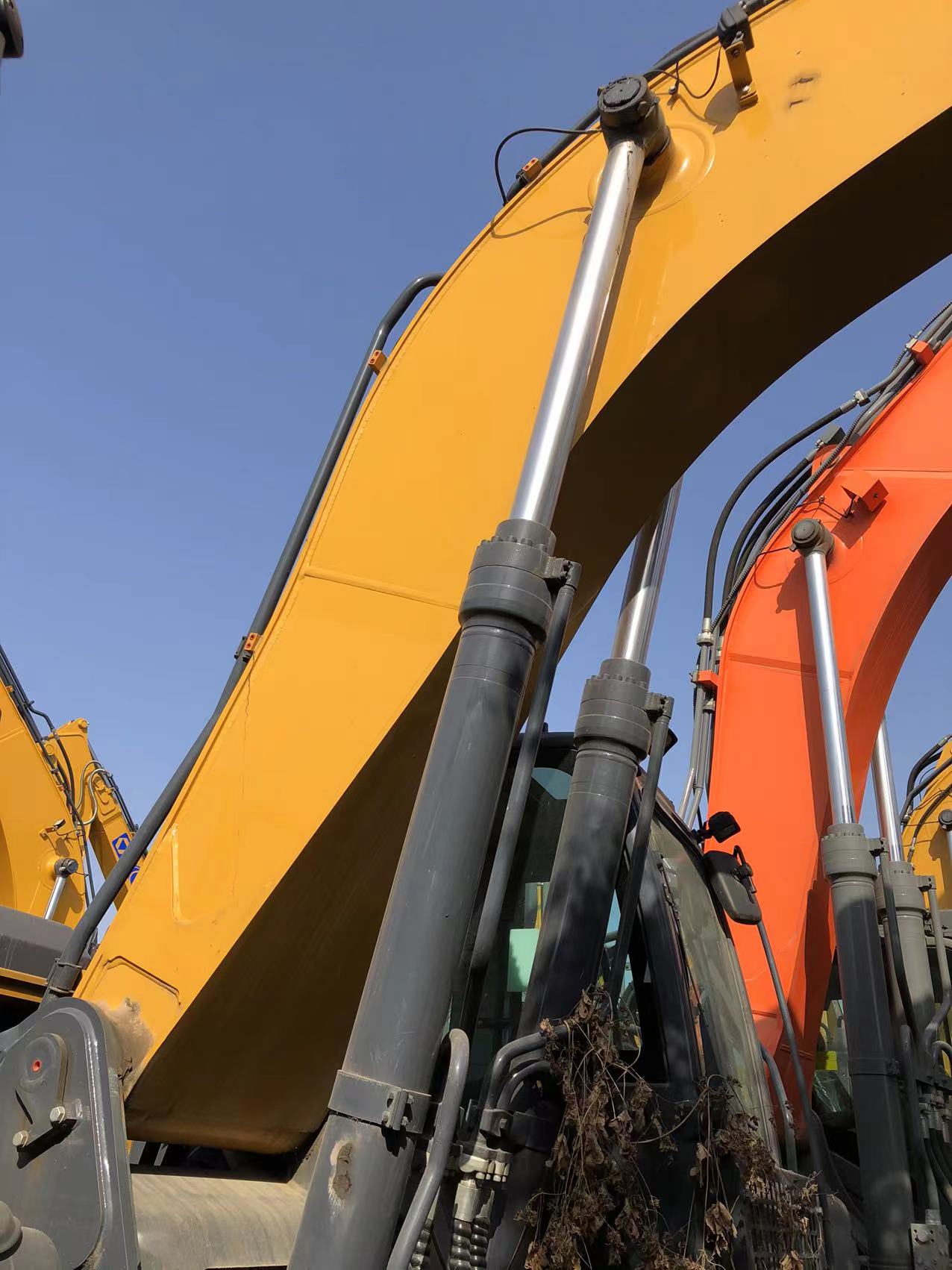 徐工XE370DK履帶式挖掘機(jī)