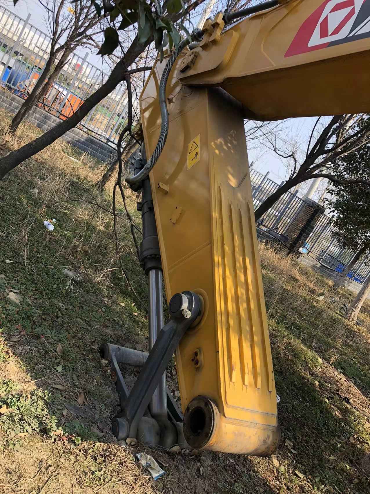 徐工XE380DK履帶式挖掘機(jī)