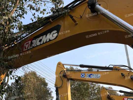 徐工XE400DK履带式挖掘机