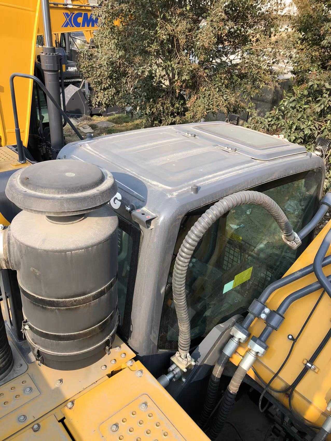 徐工XE400DK履帶式挖掘機