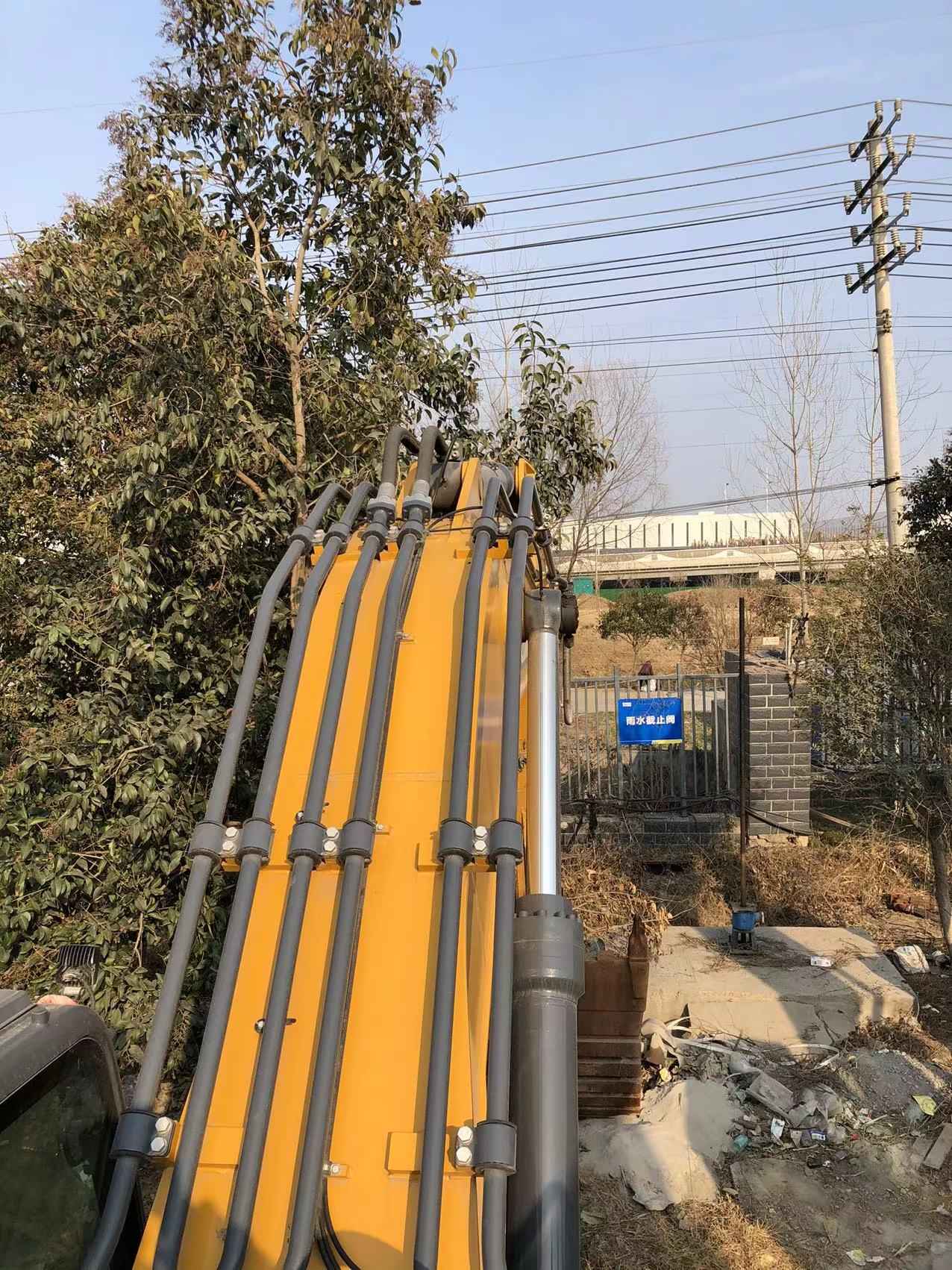 徐工XE400DK履帶式挖掘機