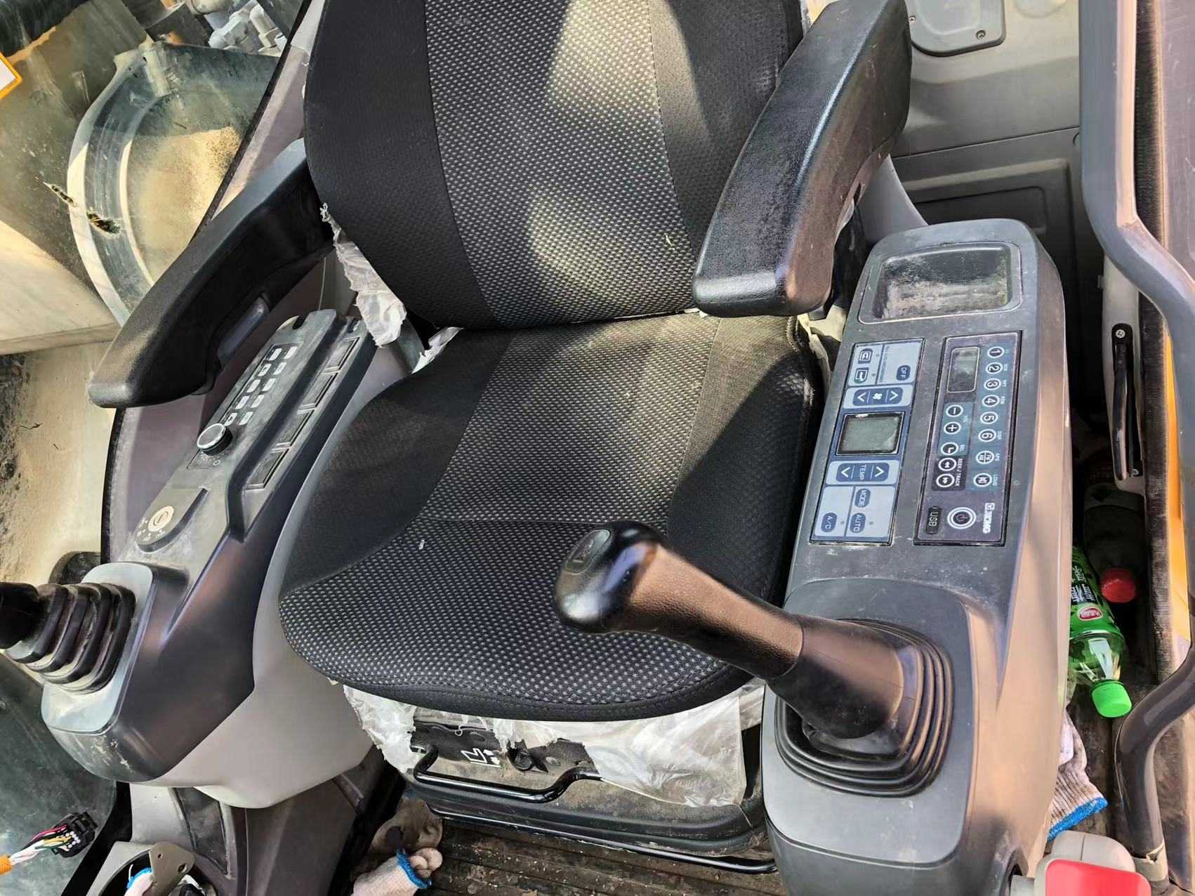 徐工XE550DK履帶式挖掘機
