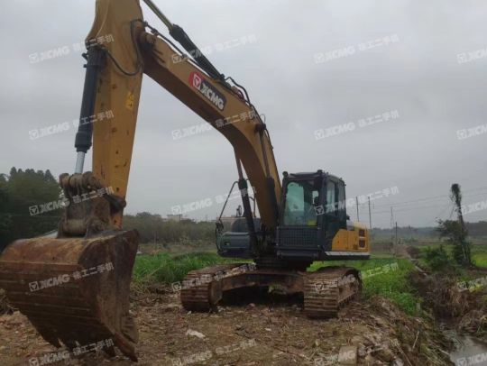 徐工XE270DK履带式挖掘机
