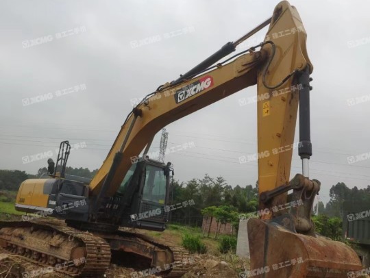 徐工XE270DK履带式挖掘机