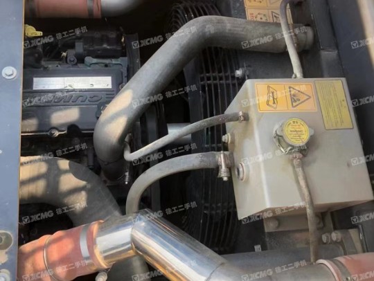 徐工XE335DK履带式挖掘机