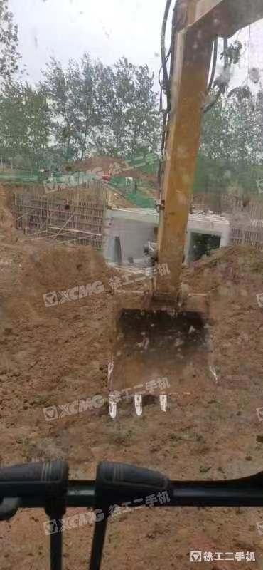 徐工XE215DA履带式挖掘机