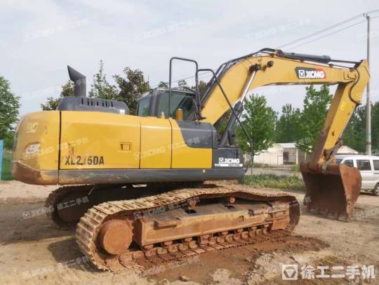 徐工XE215DA履带式挖掘机