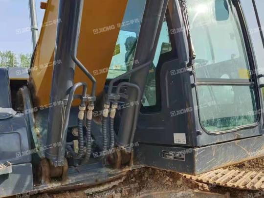 徐工XE200DA履带式挖掘机