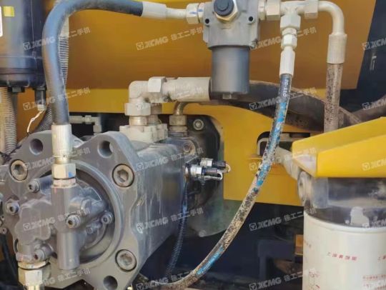 徐工XE200DA履带式挖掘机