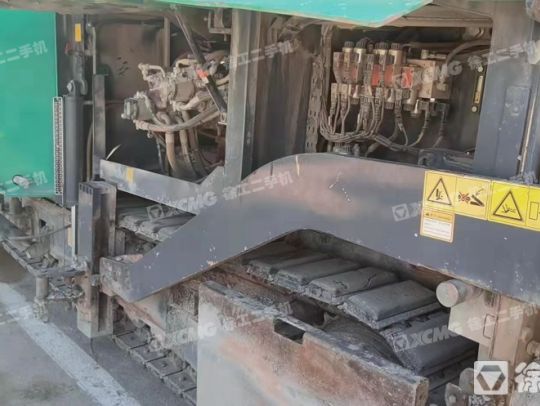 徐工RP903摊铺机