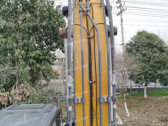 徐工XE215D履帶式挖掘機