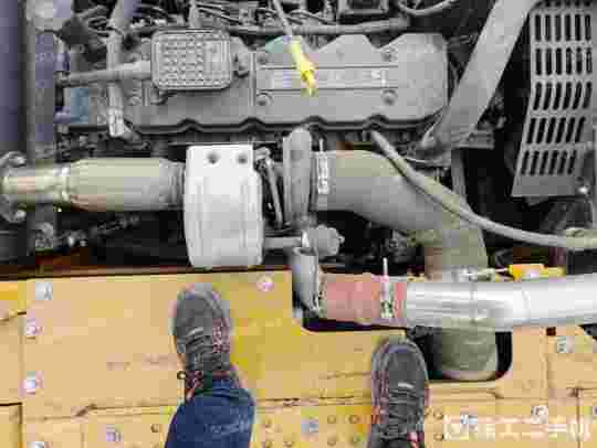 徐工XE215D履帶式挖掘機