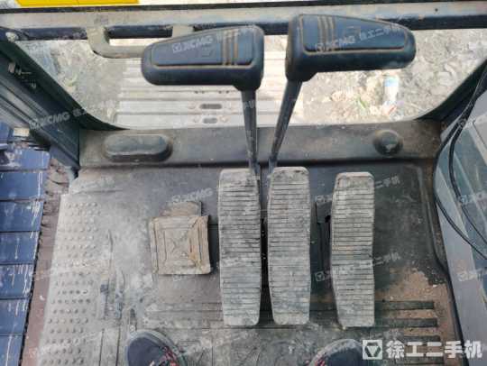 徐工XE215D履帶式挖掘機