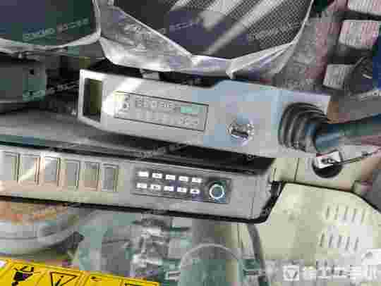 徐工XE215D履帶式挖掘機