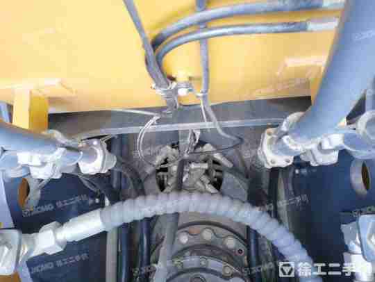 徐工XE215D履帶式挖掘機