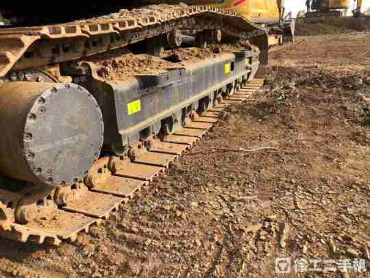 徐工XE245DK履带式挖掘机