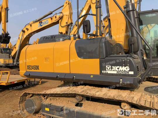 徐工XE245DK履带式挖掘机